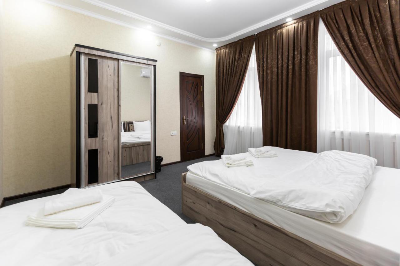 Light Hotel Tasjkent Eksteriør billede